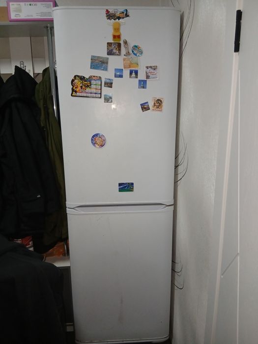 Холодильник в рабочем состояния