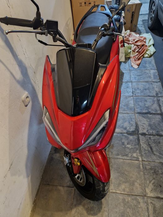 Скутер 150 кубов