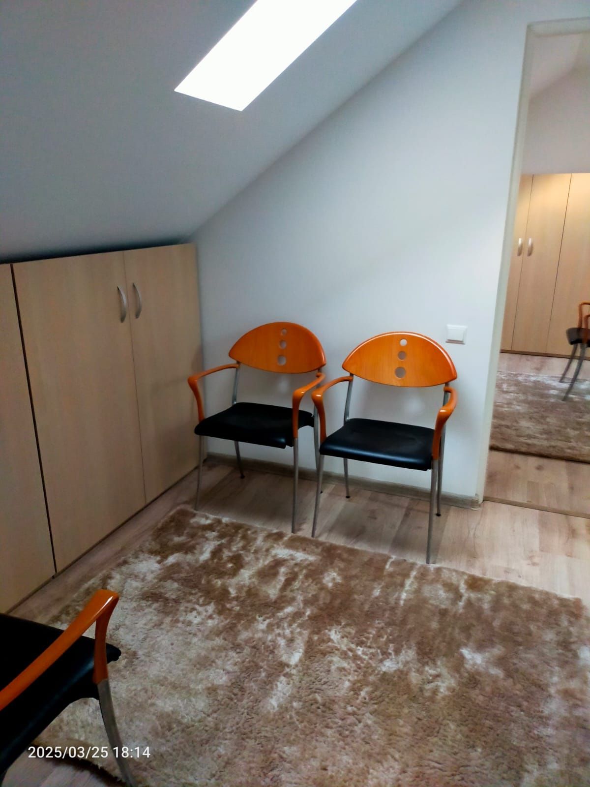 Închiriez garsoniera