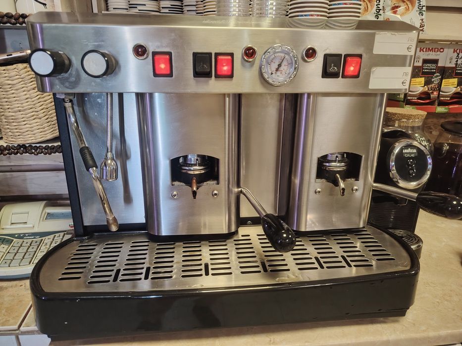 Професионална кафе машина на дози