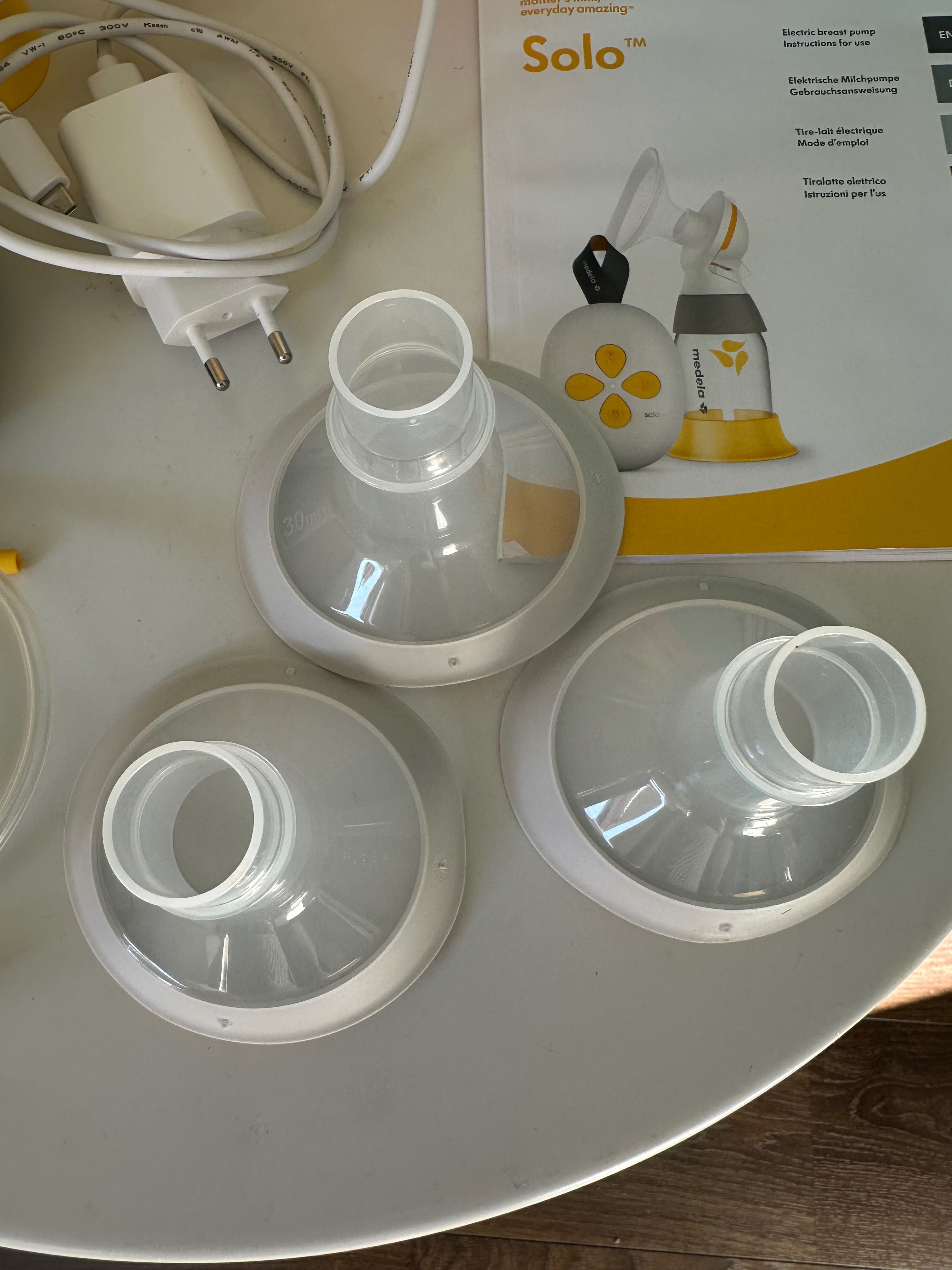 Помпа за кърма Medela+ подарък шише Medela Calma