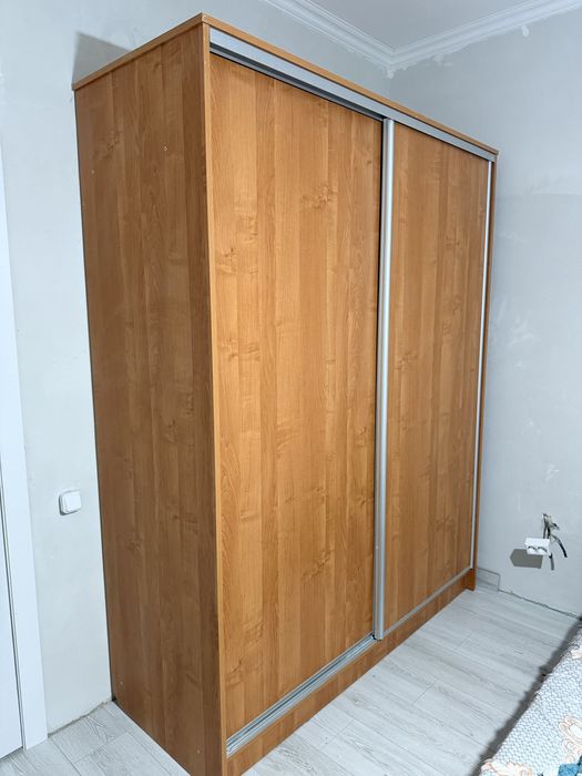 Продам шкаф 212 высота, 167 ширина