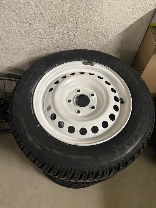 4 бр. 195/65 R15 с джанти