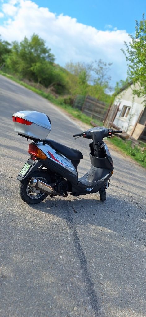 Vând scuter 50cc