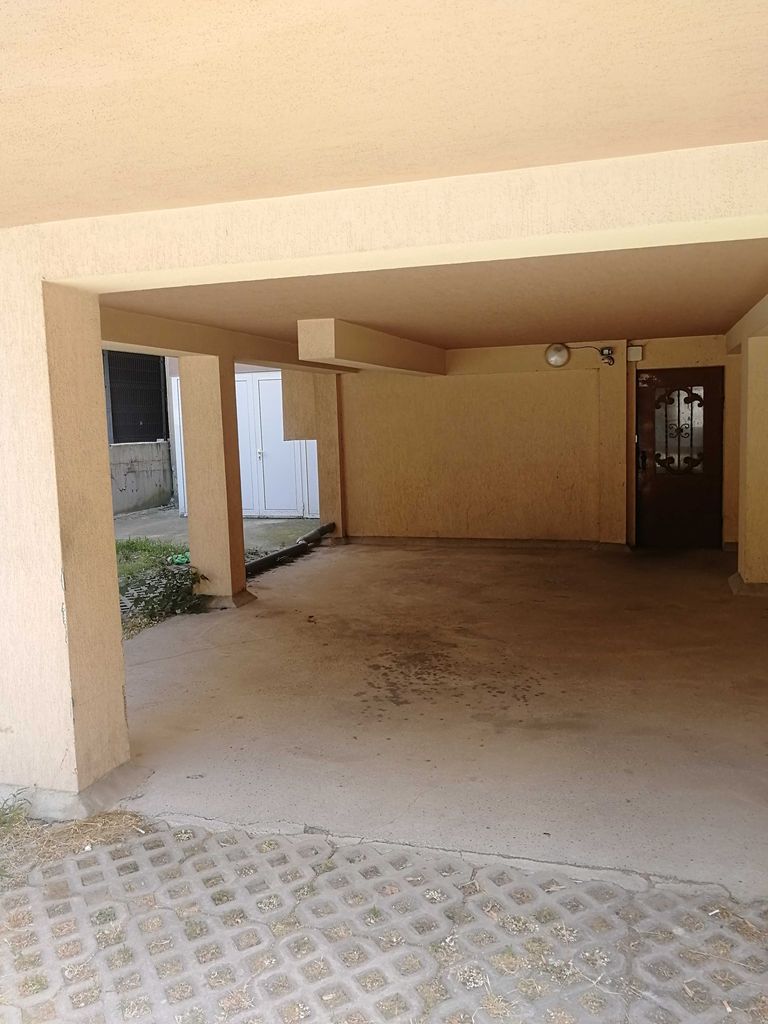 Продава се Гараж / Паркомясто в Варна, Базар Левски - 13 кв.м за 1300 €/кв.м - Снимка #9