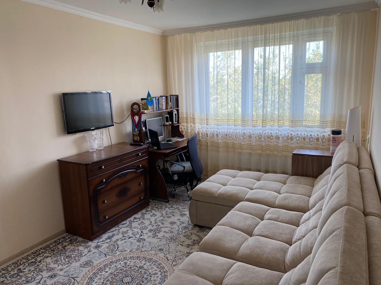 Продам 3 х комн квар. 1 мкр, 85 дом, 5 этаж.