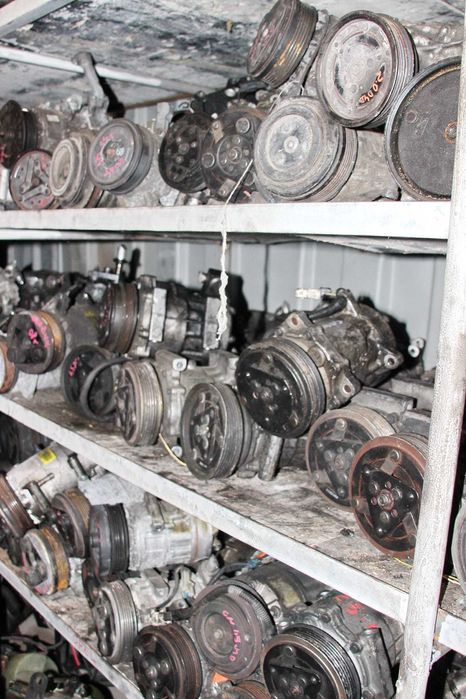 Компресор за климатик за автомобил, бус или джип