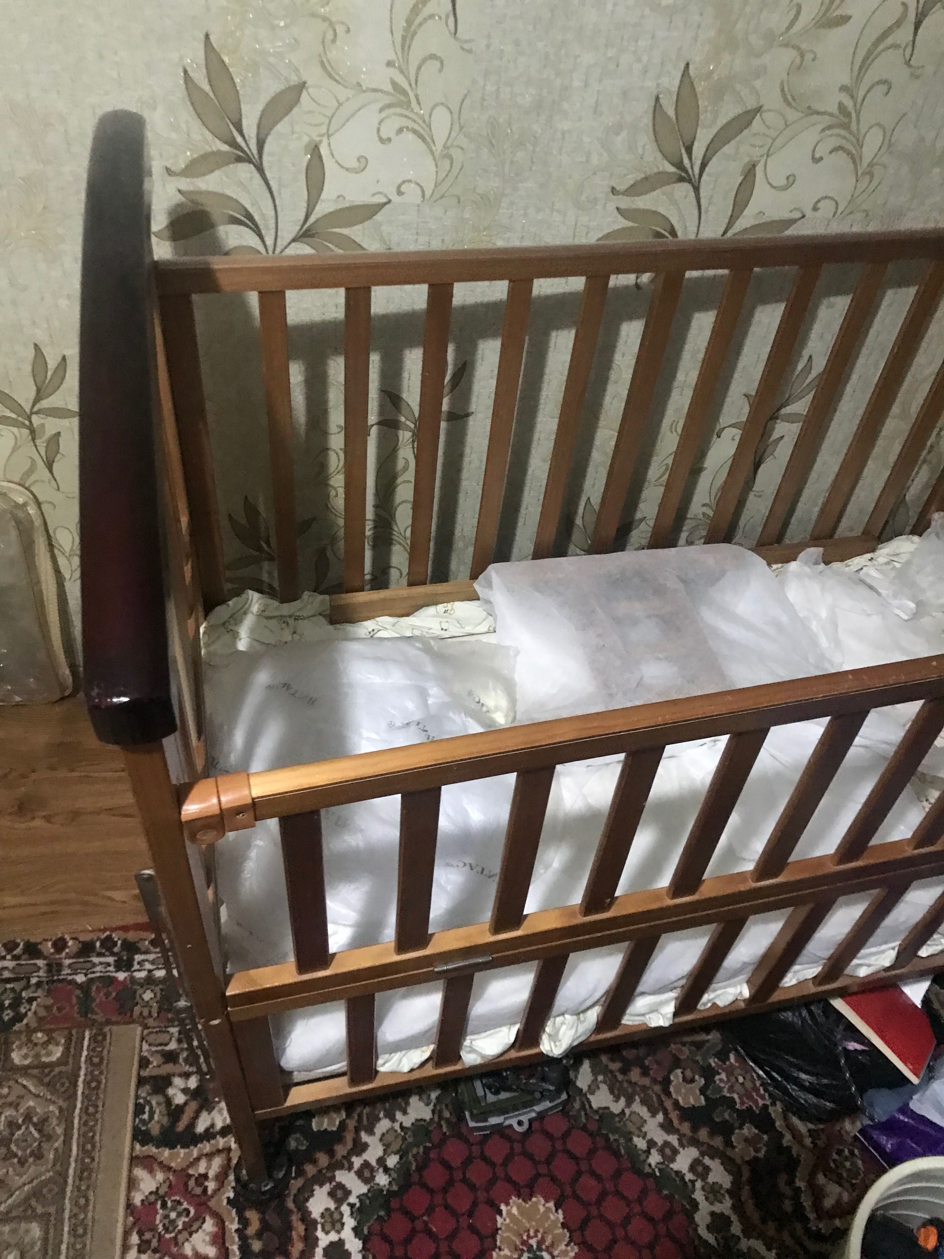продаю детскую кроватку и детскую коляску