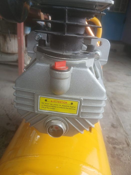 Продам компрессор почти новый