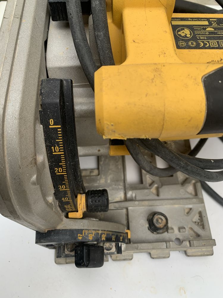DeWALT DWS52 /230V/1300W/ потапящ циркуляр