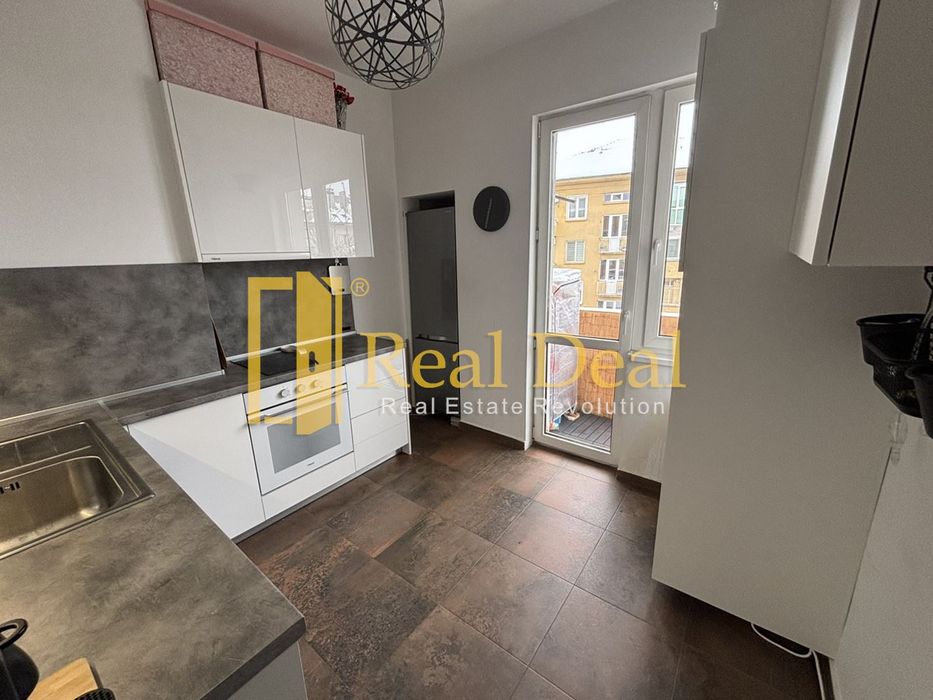 Дава се под наем Тристаен апартамент в София, Център - 85 кв.м за 1250 € - Снимка #7