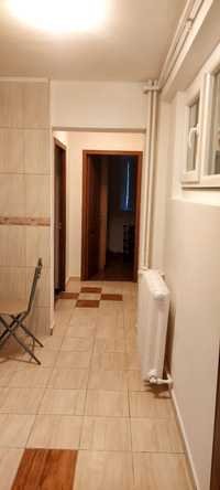 Apartament 3 camere decomandat la parter