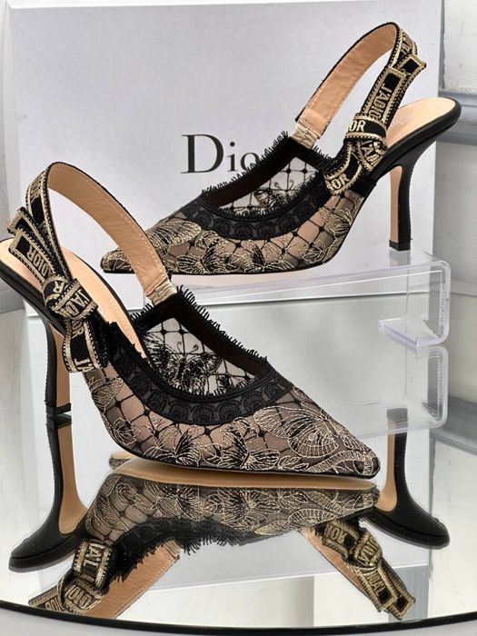 Pantofi-sandale Christian Dior colecția noua Piele naturală 100%