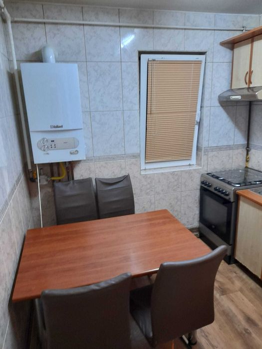 Apartament 3 camere de inchiriat