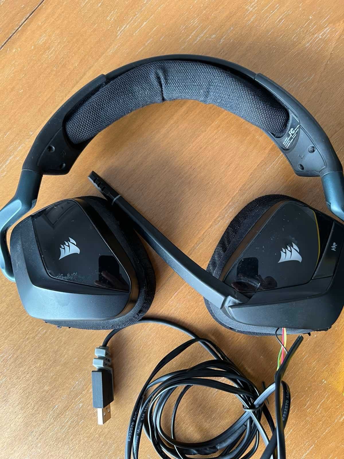 Слушалки "Corsair Void Pro RGB"