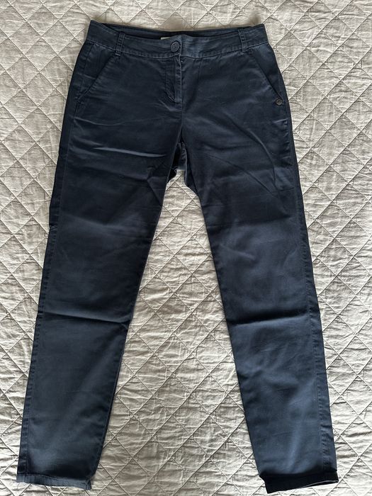 Тъмносин панталон с ниска талия