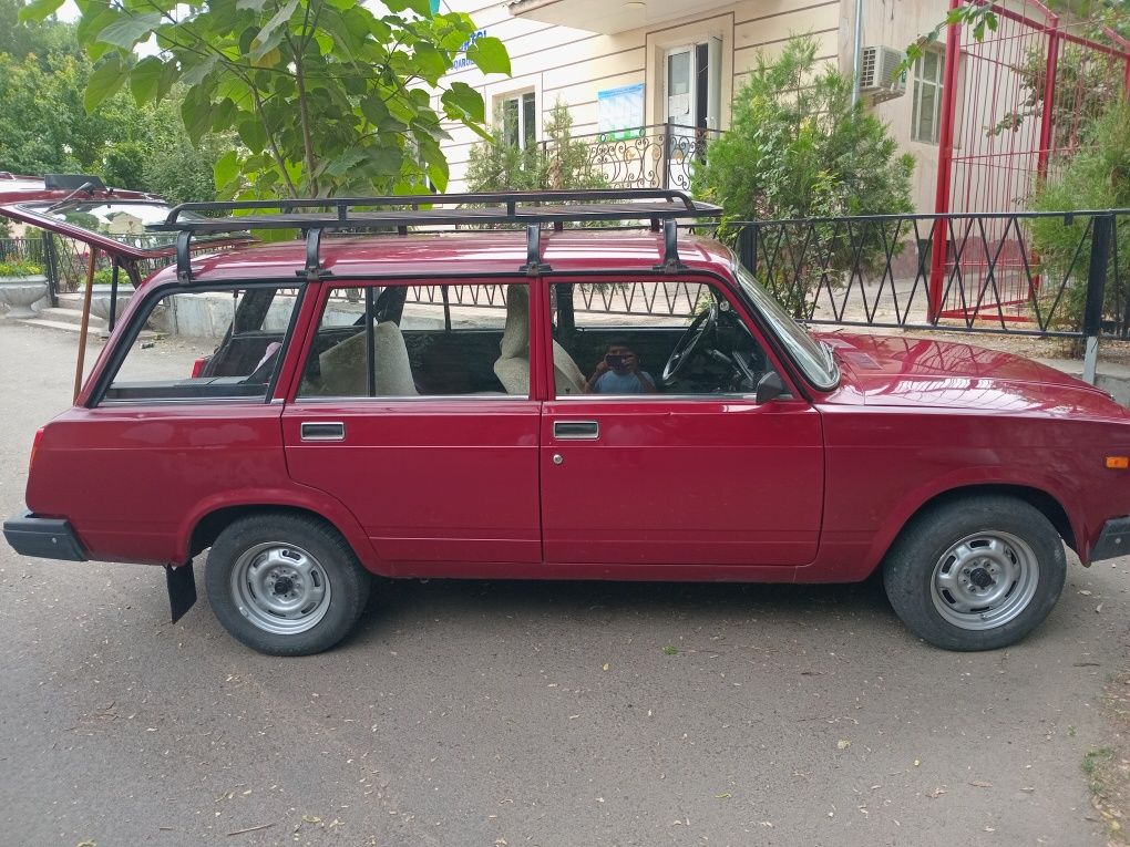 Jiguli Vaz 2104 qizil
