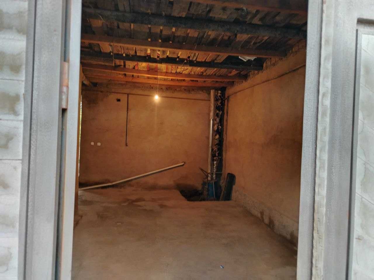 Qibray Uymout yulni yuzida 6,7 sotox hovli sotiladi srochni