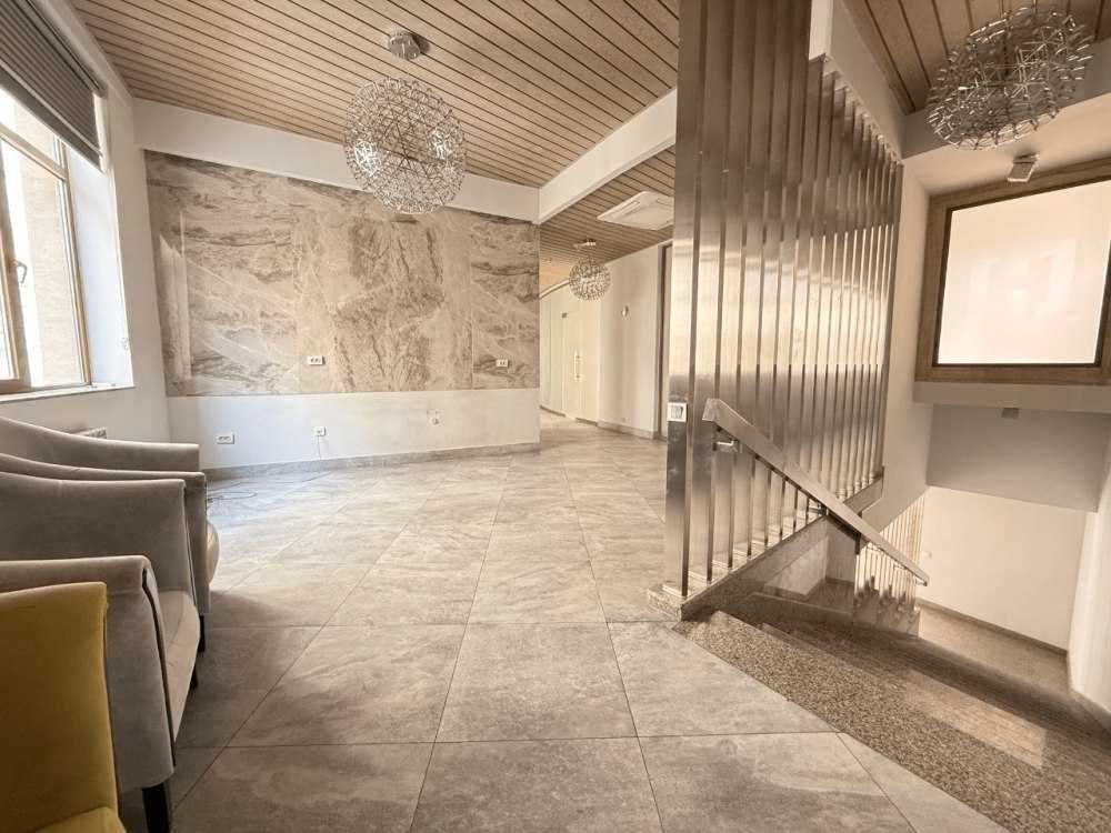 Улица Паркентская.Сдам в аренду отличный коммерческий обьект 330кв.м..