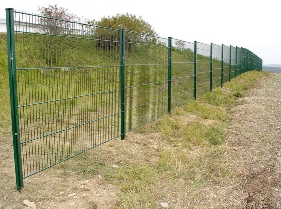 Executam garduri si porti din plasa bordurata sipca metalica