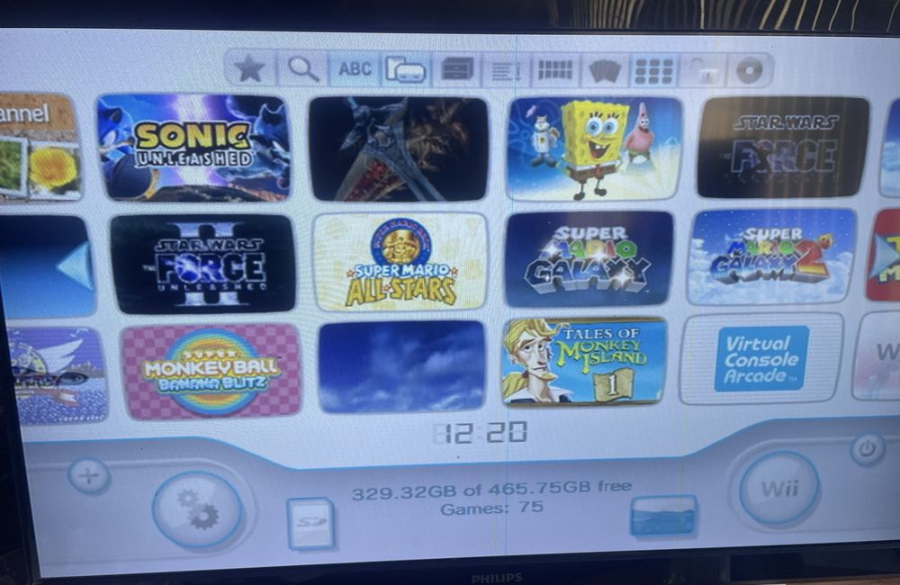 Nintendo Wii с четири джойстка