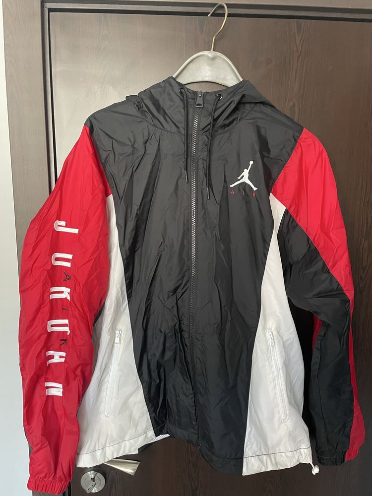 ПОСЛЕДНА БРОЙКА! Nike Jordan мъжко яке
