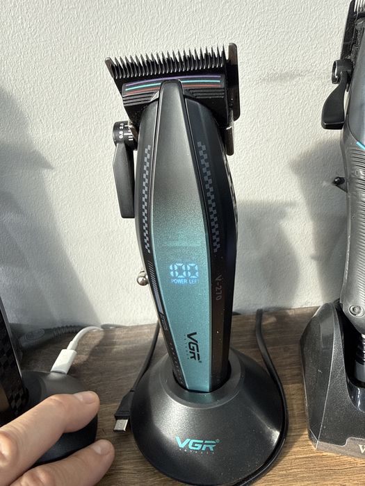 Masina de tuns VGR V-270 Clipper 9000 RPM Black cordless