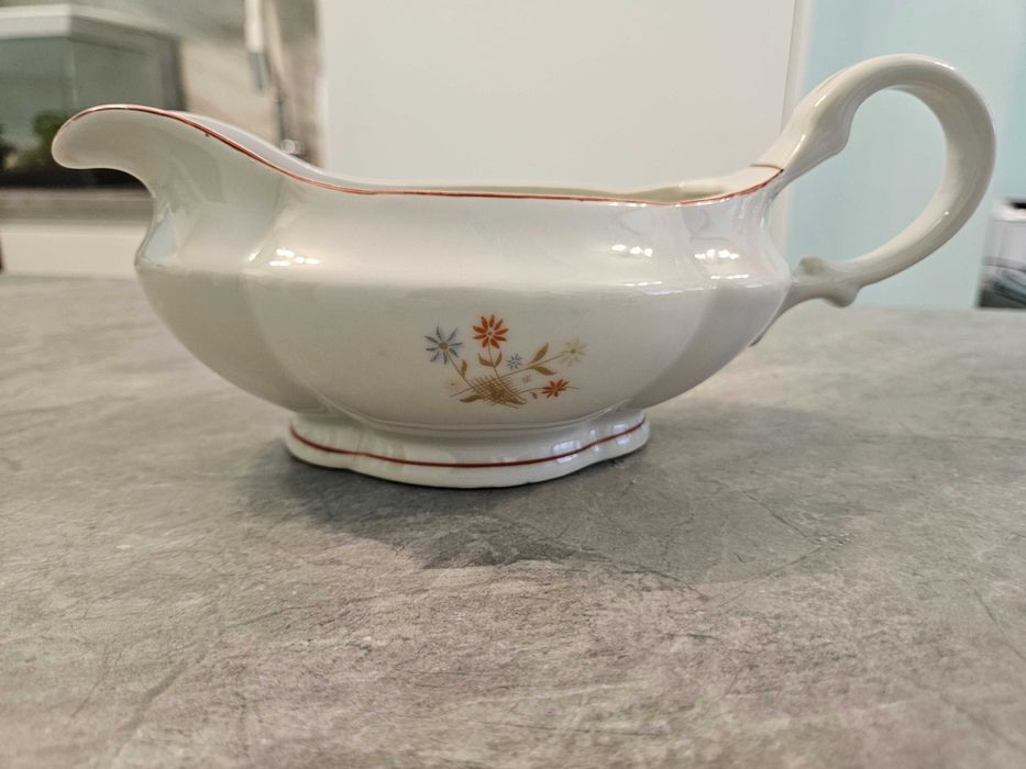 Ретро български порцелан „Изида“ – супник, сосиера и чиния - винтидж