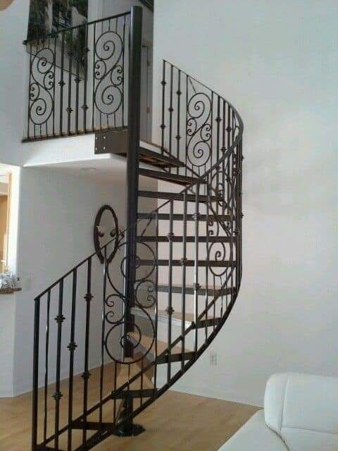 Scari metalice de interior și exterior