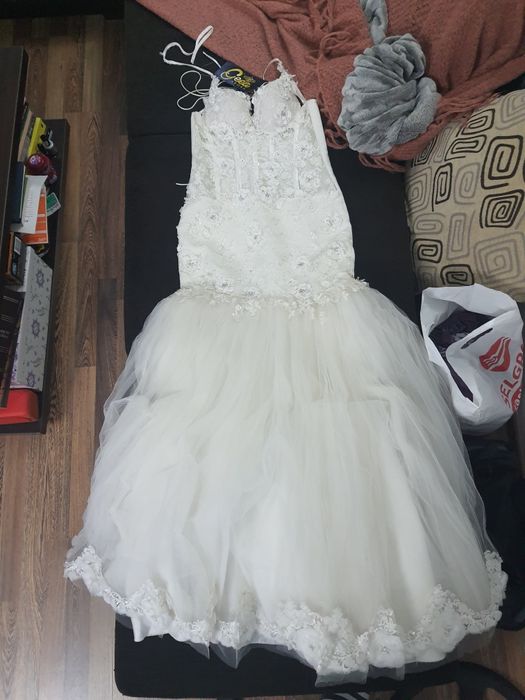 Rochie mireasa noua