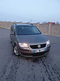 Vând Touran 1.9 tdi