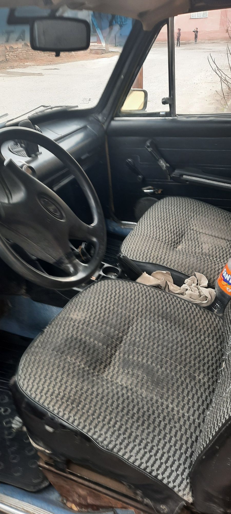 Vaz2106 sotiladi