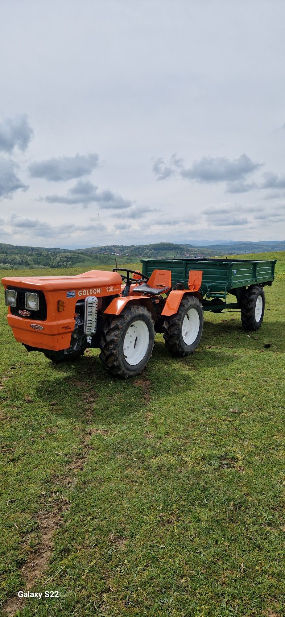 Tractoras goldoni 4x4 cu remorca 6x6