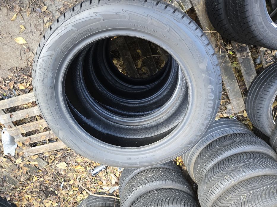 4бр. 215 55 18 Goodyear зимни.