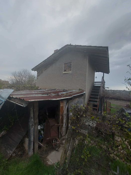 Двуетажна вила с панорама, мест. Кованлъка