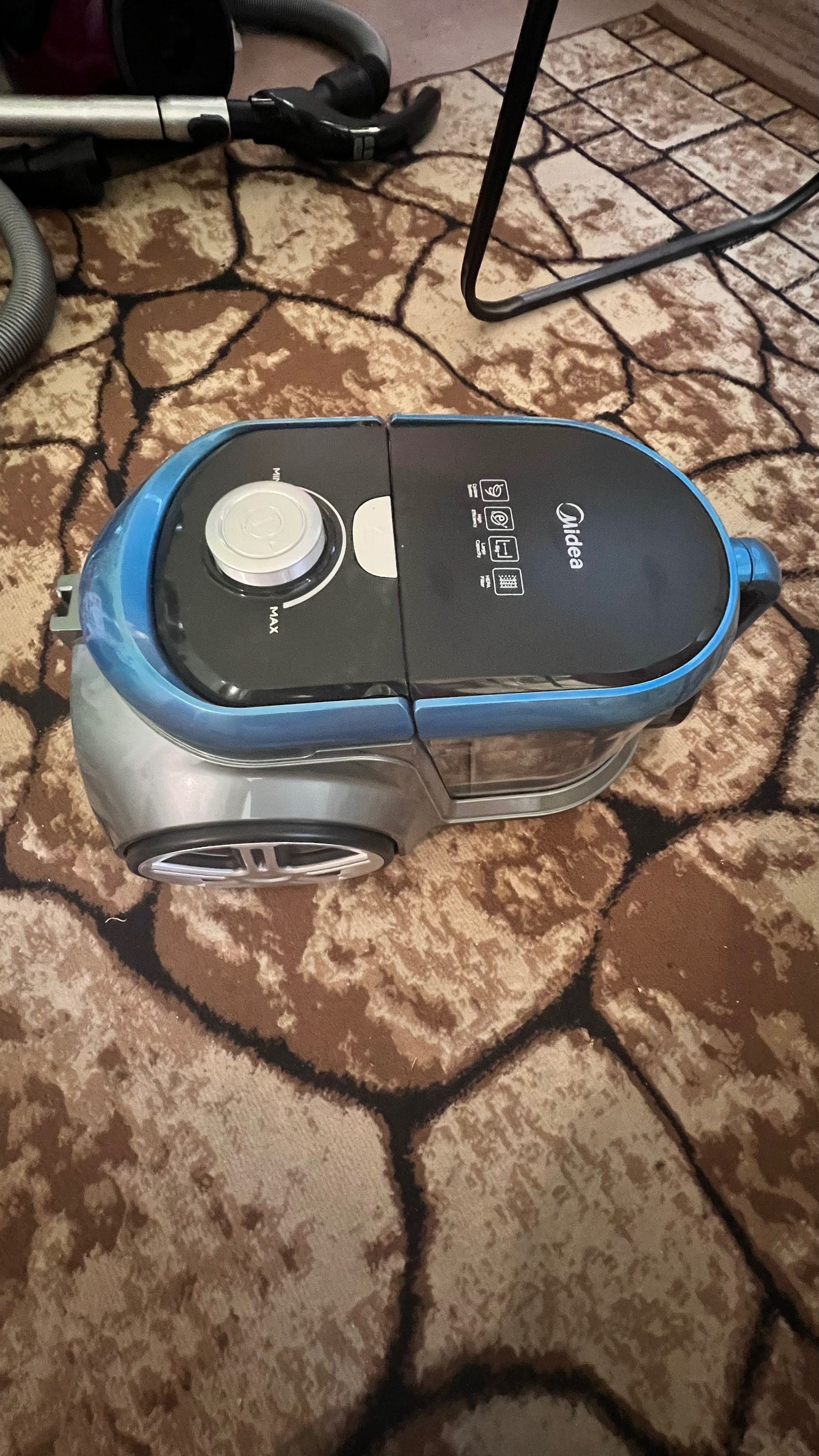 Пылесос Midea без мешка