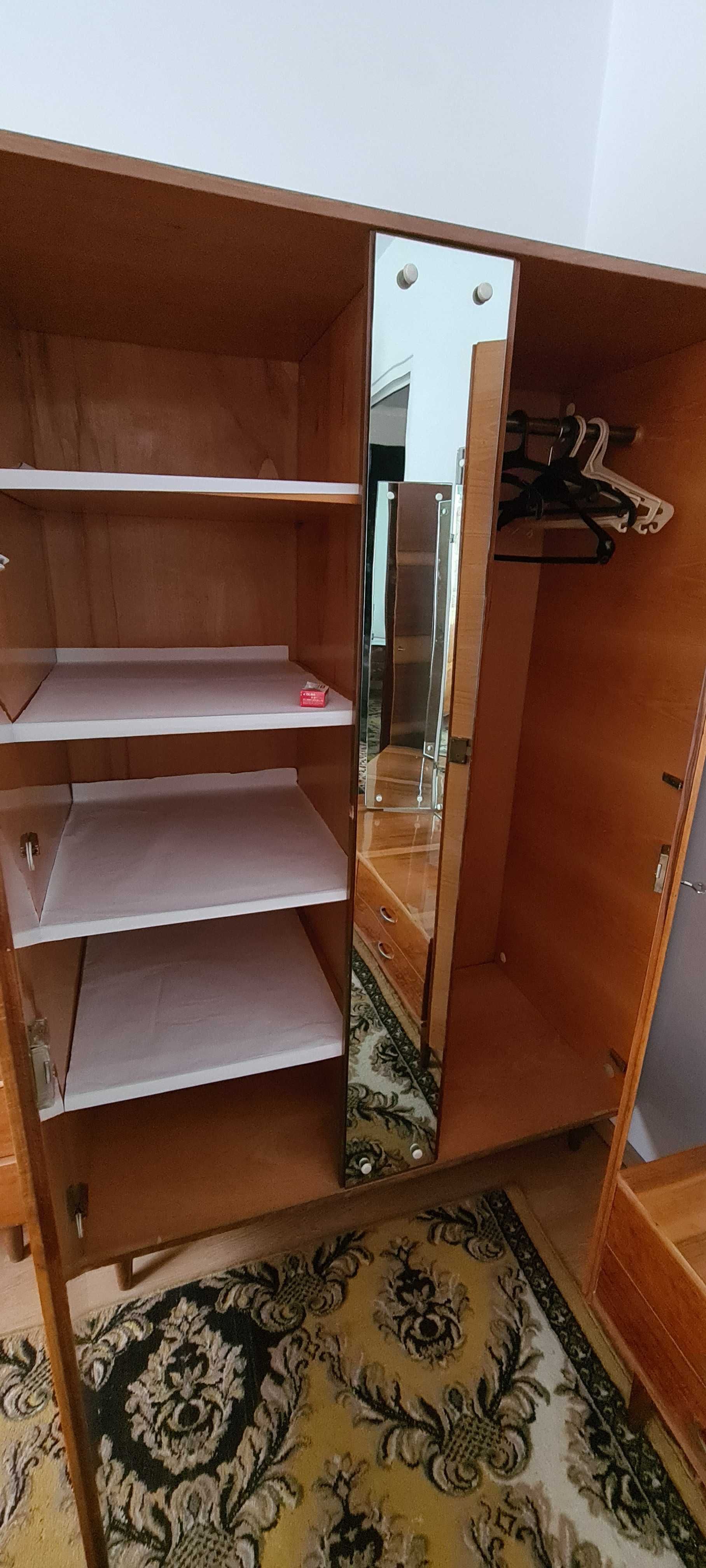 Vand mobilier dormitor