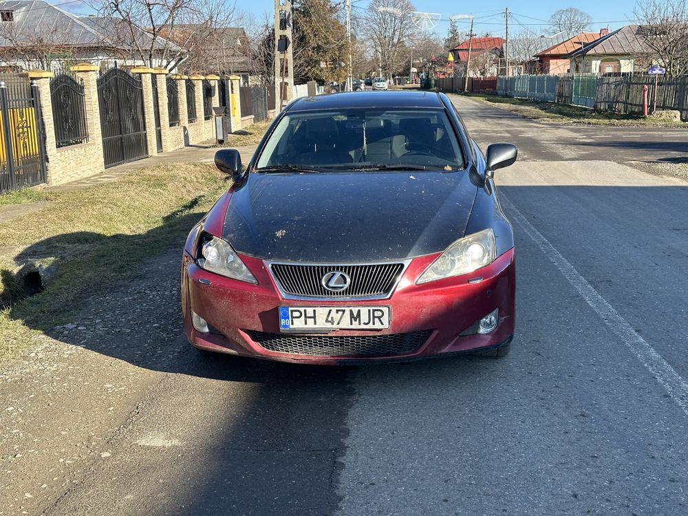 Lexus is 220d 177 cp avariat