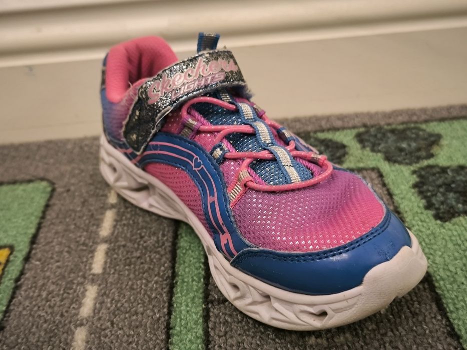 Adidași Skechers mărimea 31