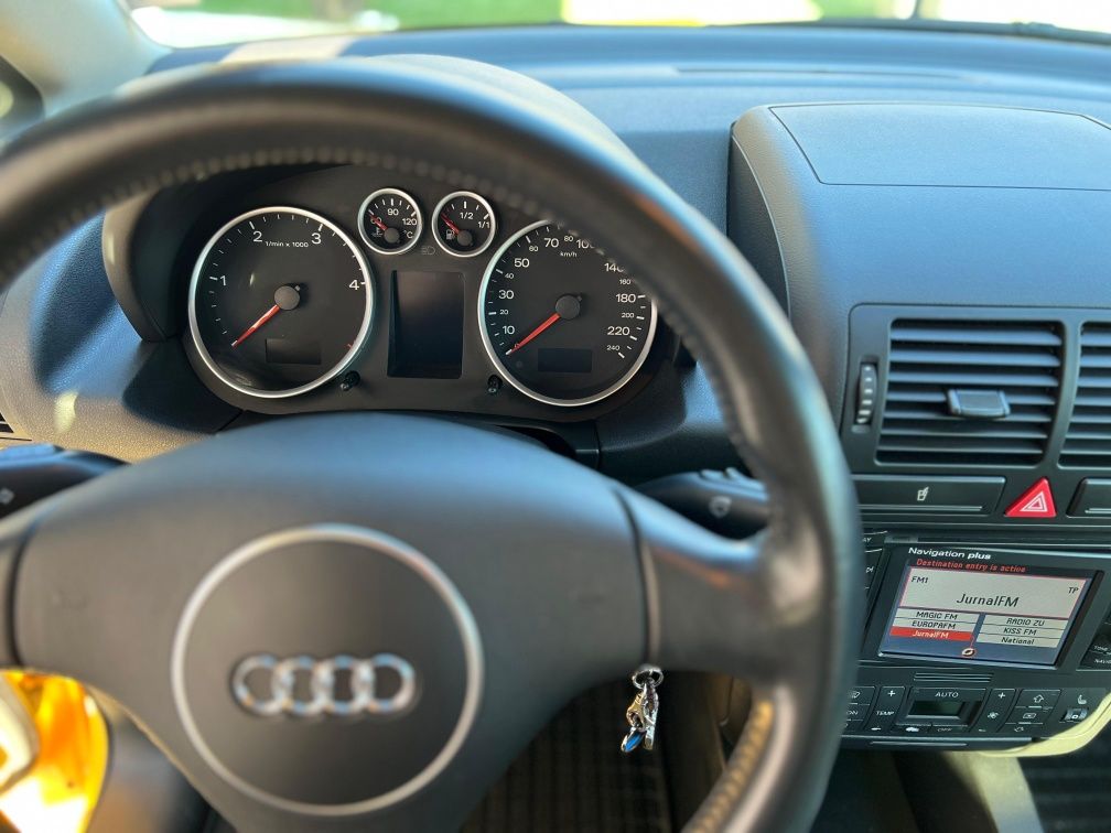 Audi A2 1.6 FSI | 2004 | Benzină | Culoare Galbenă

---

Audi A2