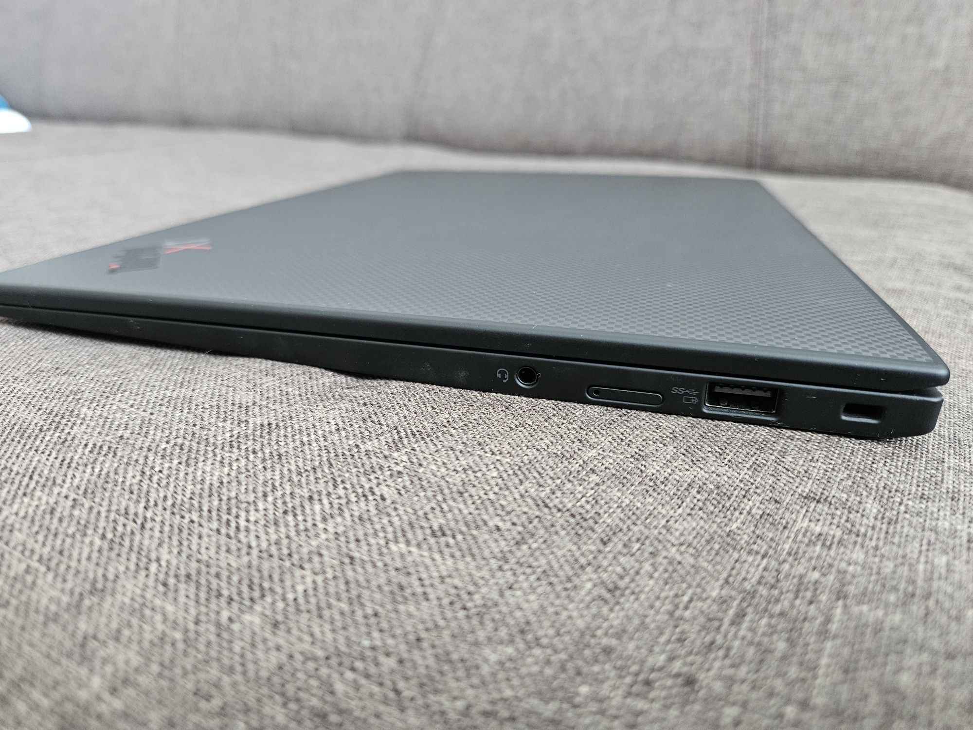 Lenovo X1 CARBON 9 GEN 14" - 4K UHD HDR/ i7-1165G7/512GB/16GB/LTE 4G