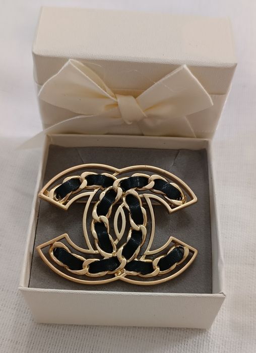 Брошки  Chanel топ модели