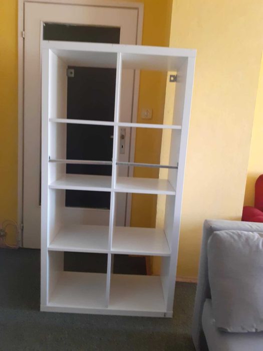 Секция от тип етажерка IKEA