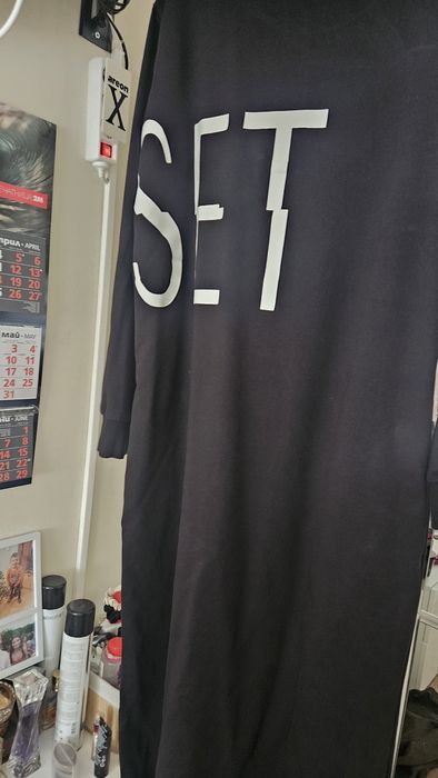 Дамска рокля на марка .Хубав памук лека приятна на допир.