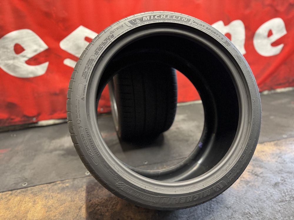 305 30 20, Летни гуми, Michelin PilotSport4S, 2 броя