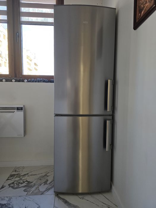 Хладилник с фризер AEG