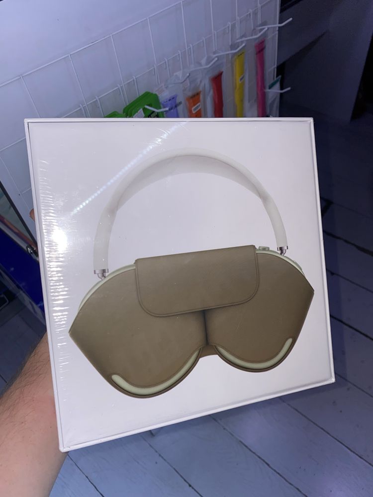 Airpods Max American