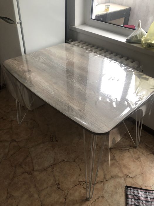 Продам кухонный стол