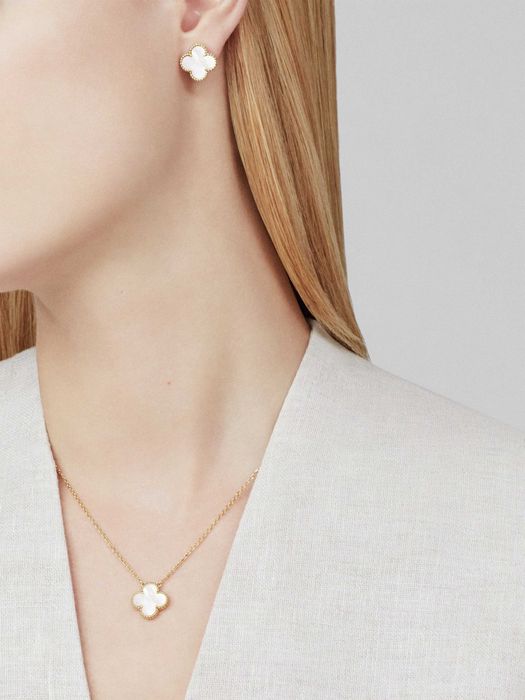 Van Cleef & Arpels VCA Gold Mother Pearl Alhambra 1 Motif Дамско Колие