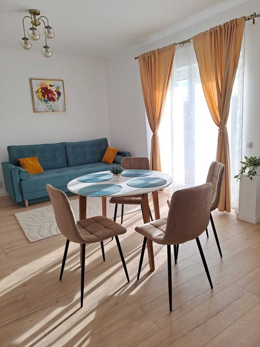 Dau în chirie apartament